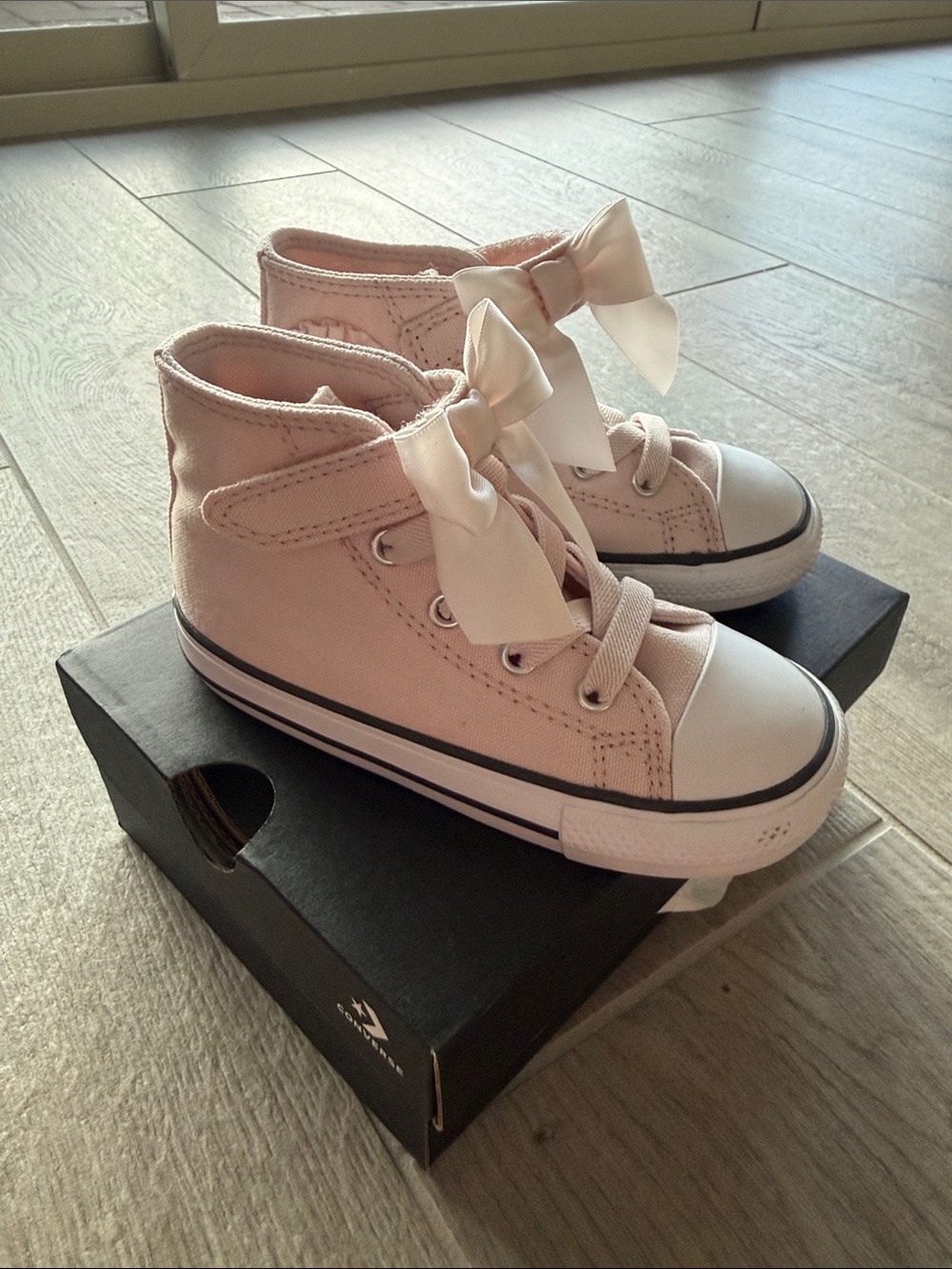 New in box Converse high tops toddler girl